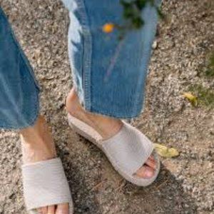 Nordstrom Rack wedges yarn woven slide size 8M